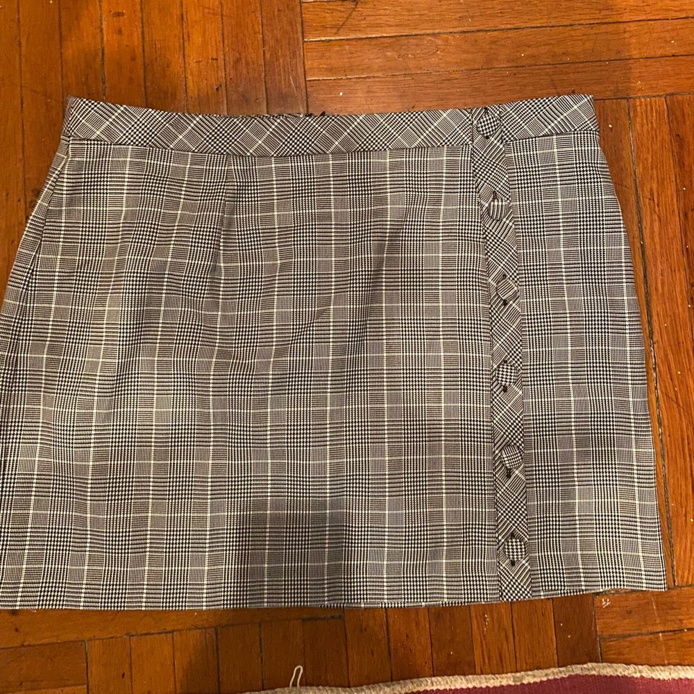 Forever 21 Plus Plain Button Mini Skirt